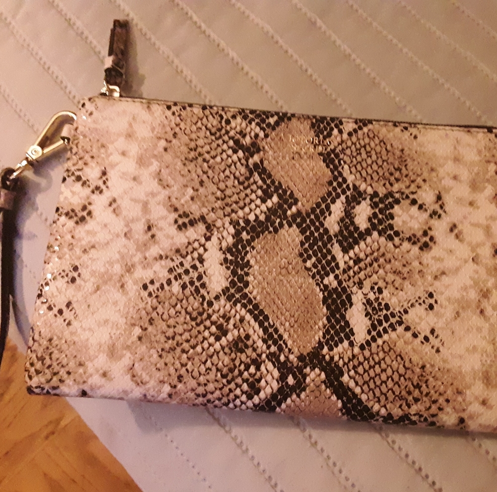 Wristlet